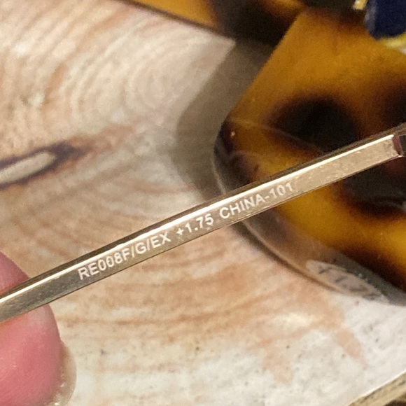 Reader foldable glasses with fun case 1.75 - Picture 7 of 14